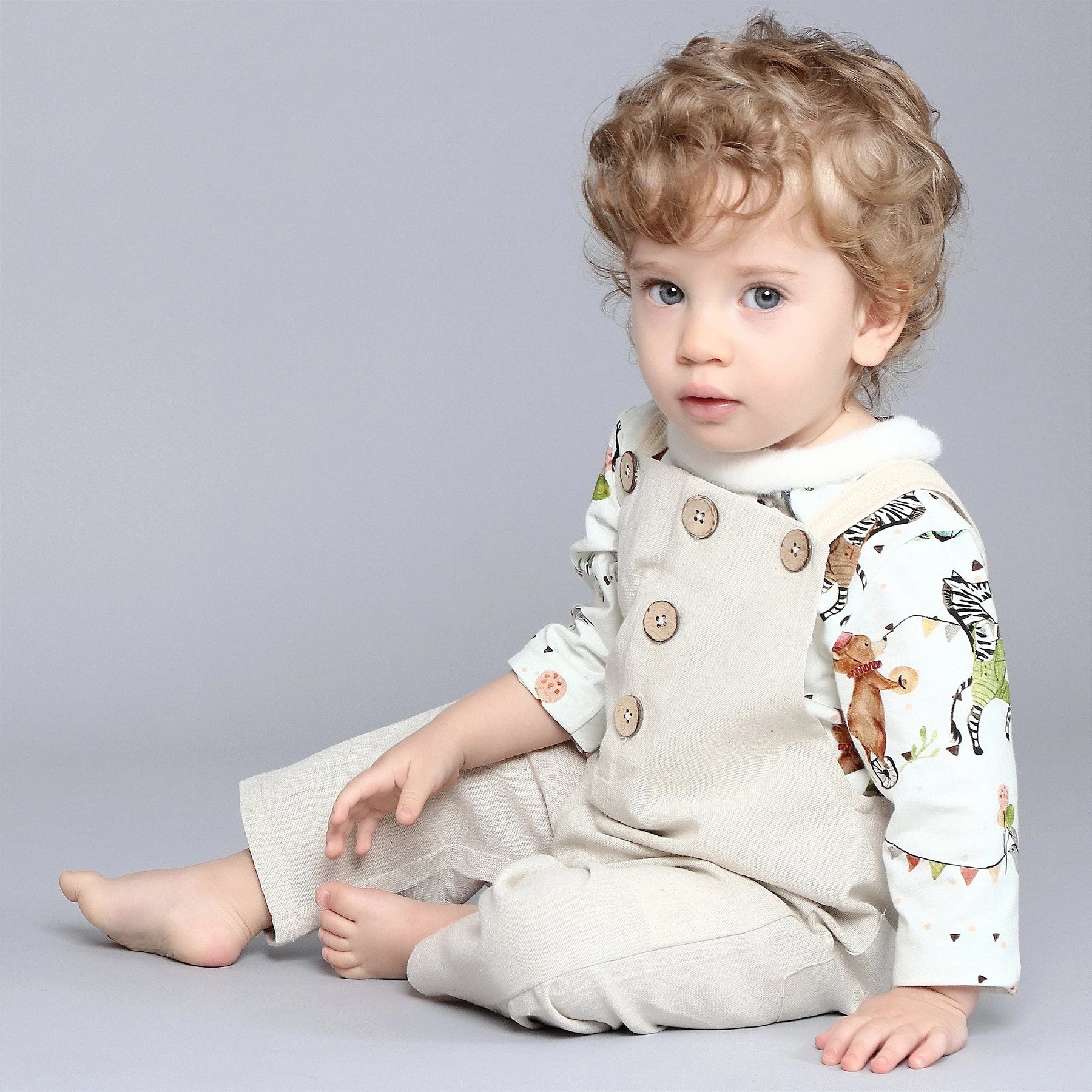 Jardineira Infantil linho Bege - Loja Minicute